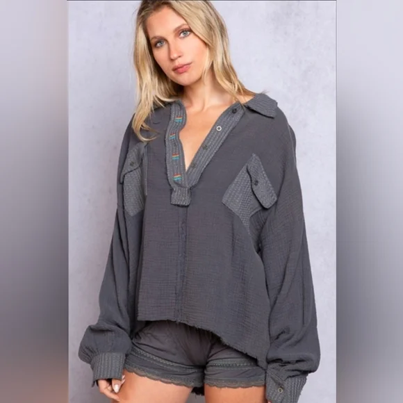 POL Navy Blue Oversized High Low Long Sleeve Henley Knit Top - Picture 13 of 13